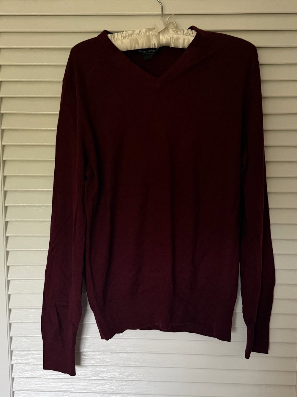 Banana Republic Men's V-Neck Sweater - Burgundy